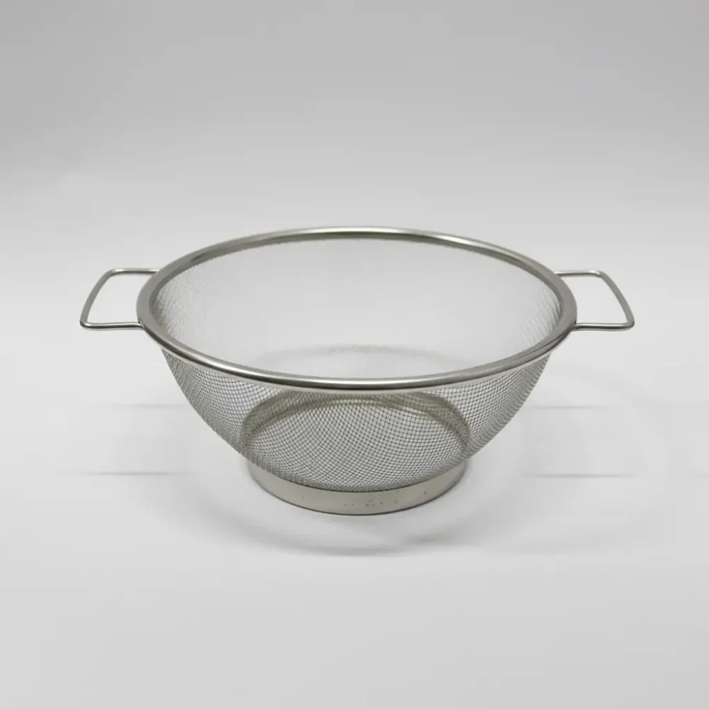 Narmada Industries Stainless Steel Colander for Draining Water, 3-Quart Fine Mesh Strainer with Handle (Silver) for Kitchen Use